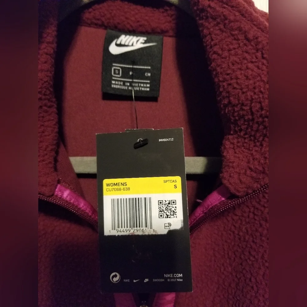 NWT Nike Archive Pack Quater Zip Fleece in Burgandy  Size Small - Picture 5 of 10